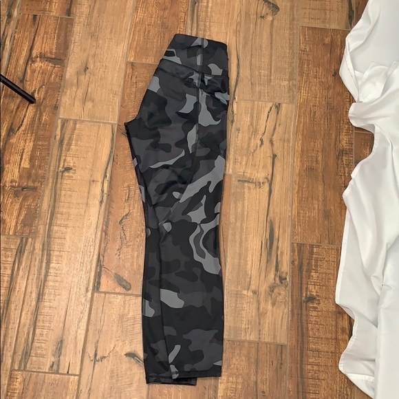Athleta 7/8 Camo Legging - Picture 3 of 4